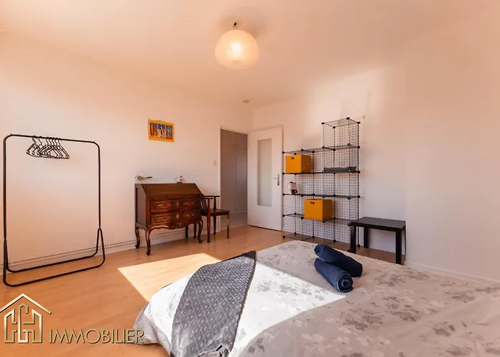 Apartman L'orient - Parking